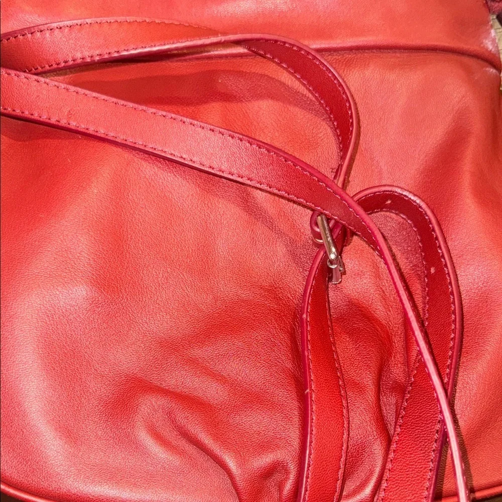 Elegant Red Leather Crossbody Bag - Picture 8 of 10